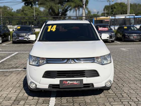 MITSUBISHI OUTLANDER 3.0 GT 4X4 V6 24V GASOLINA 4P AUTOMÁTICO